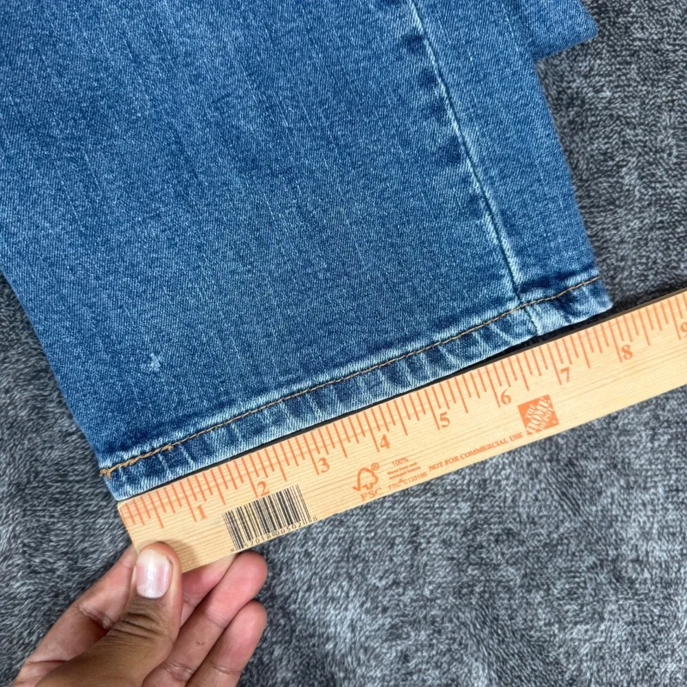Levi's 559 Relaxed Straight Jeans Mens 38x30 Medium Wash Blue WaterLess Denim